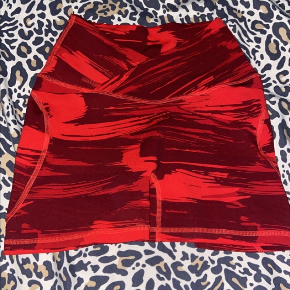 ALPHALETE SURFACE CAMO SHORTS